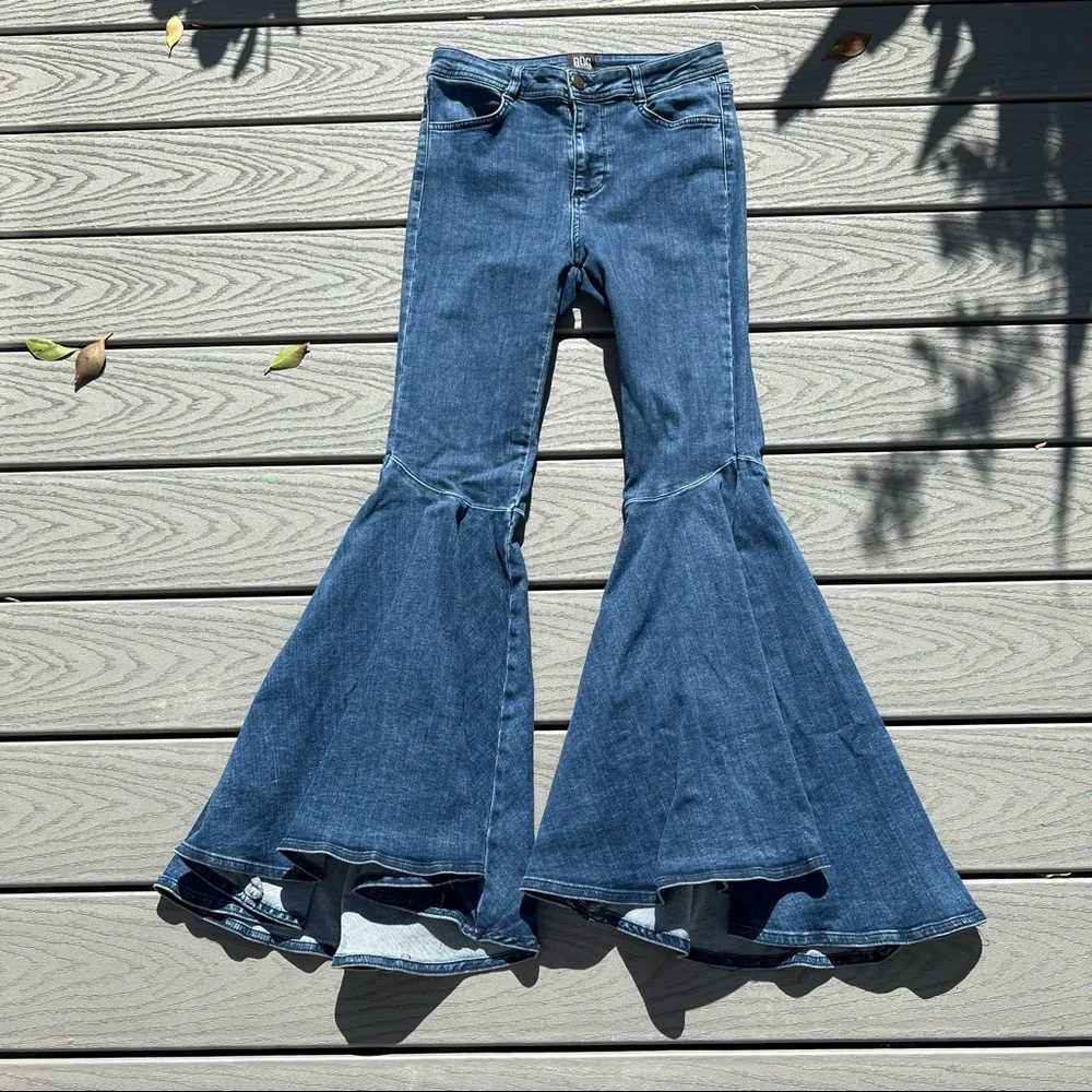 BDG URBAN OUTFITTERS Bell Bottom Jeans Fit to Flare Size Women’s 26 Boho Fun